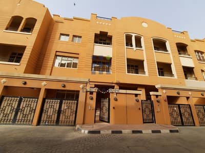 Huge 6 Bed Villa Opposite Khalifa University on Muroor Road