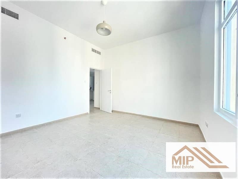 Highly Upgraded Well Maintained 2BR w/ Balcony