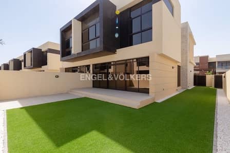 3 Bedroom Villa for Sale in DAMAC Hills, Dubai - Stunning 3BR Villa | Big Plot | THL Type