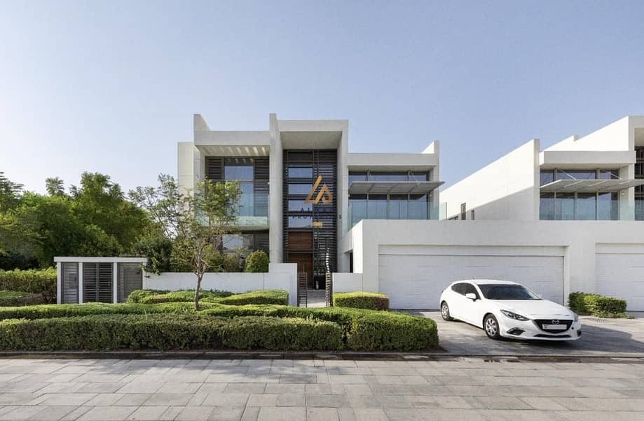 ELEGANT CONTEMPORARY  | HUGE PLOT | NEAR LAGOON