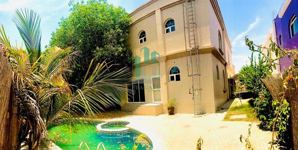 Spacious and bright 5 bedroom villa with private pool in Umm Suqeim 2