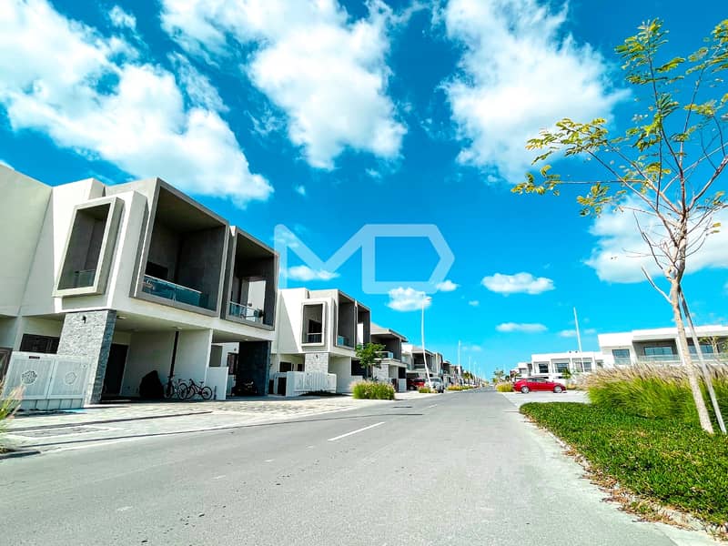 Front Golf View | Single Row | Landscape Garden |