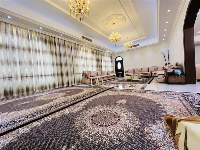 fully ind 10bedroom 3kitchen mulhaq villa in nad al hamar