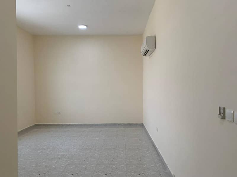 شقة في المنطقة 19،مدينة محمد بن زايد 1 غرفة 36000 درهم - 5700755