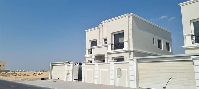 فیلا 3 غرف نوم للبيع في حوشي، الشارقة - Barnd new 5000 sqft independent 3bed villa for sale in hoshi 2 2M ready to move with all master room