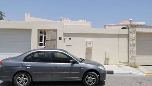 4 Bedroom Villa for Rent in Al Khan, Sharjah - villa for rent in al khan
