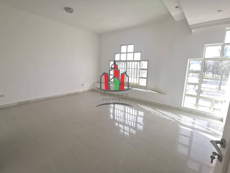 Amazing location 5 Bed | Majlis | Maid | 3 Hall | Parking Spaces
