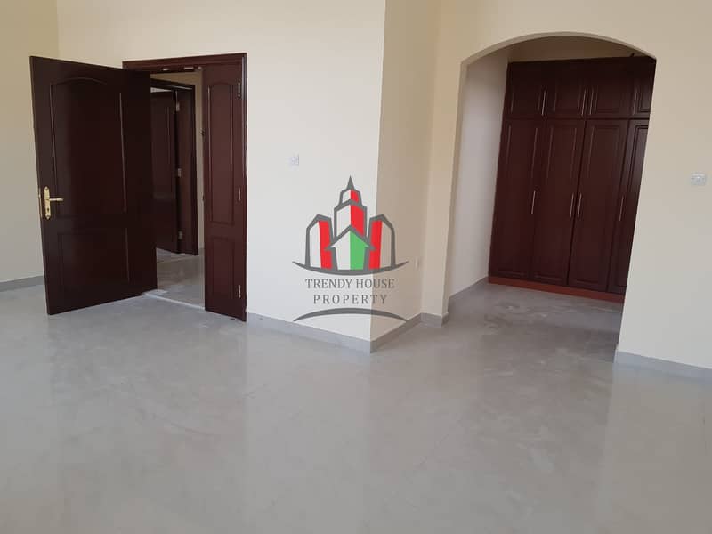 Villa for rent Muroor Street    5 bedrooms 155000 dirhams