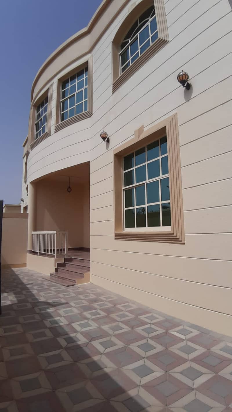 5bhk brand new duplex villa in al khalidya