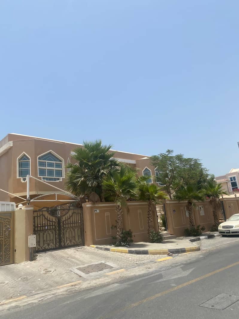 Вилла в Шаркан, 4 cпальни, 120000 AED - 6010824