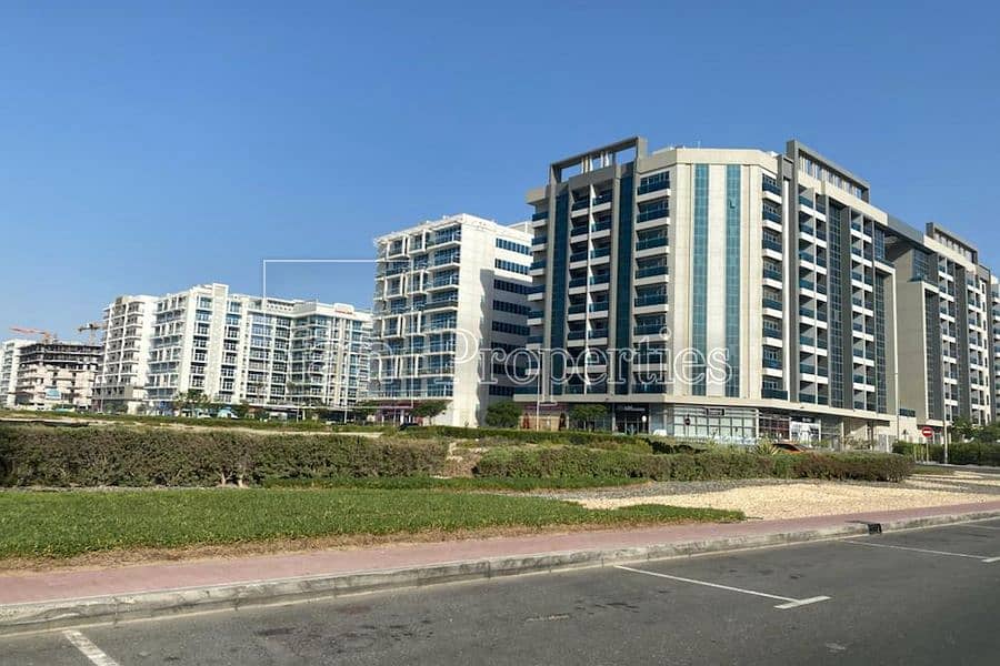 ارض سكنية في مدينة دبي للاستديوهات 23500000 درهم - 6013634
