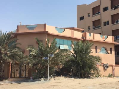 Villa for rent in Rashidiya * very excellent location * with air conditioners * staff accommodation