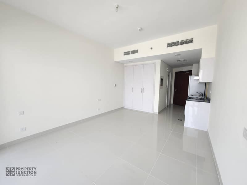 Brand New | Spacious Studio | Kitchen Equipped |