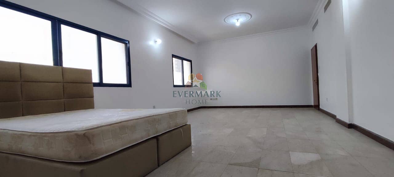 SPACIOUS 4 BEDROOM WITH MAIDS ROOM - MASTER BEDROOM & WARDROBES AVAILABLE - KHALIDIYAH AREA