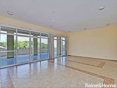 1st Floor Lake View Terrace apartment I 3 Beds