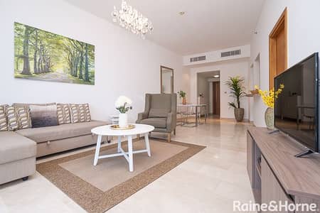 Spacious One Bedroom + Study | Palm View