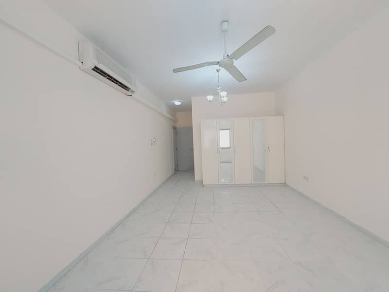 Close to metro | huge 1 Bedroom Apartment  available with 900 sqft in 38k with parking, maintenance free