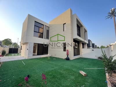 Vacant | Luxurious 4 B/R+ Maid Room Field By Damac