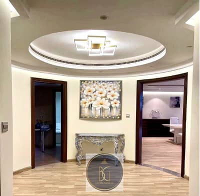 5 Bedroom Penthouse for Sale in Jumeirah Lake Towers (JLT), Dubai - Vibrant and Cozy Living Space in JLT