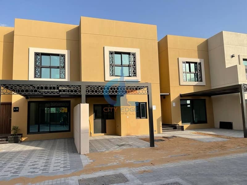 Own a villa in Sharjah, 3 bed room corner / furnished kitchen / 5 years, free service fees