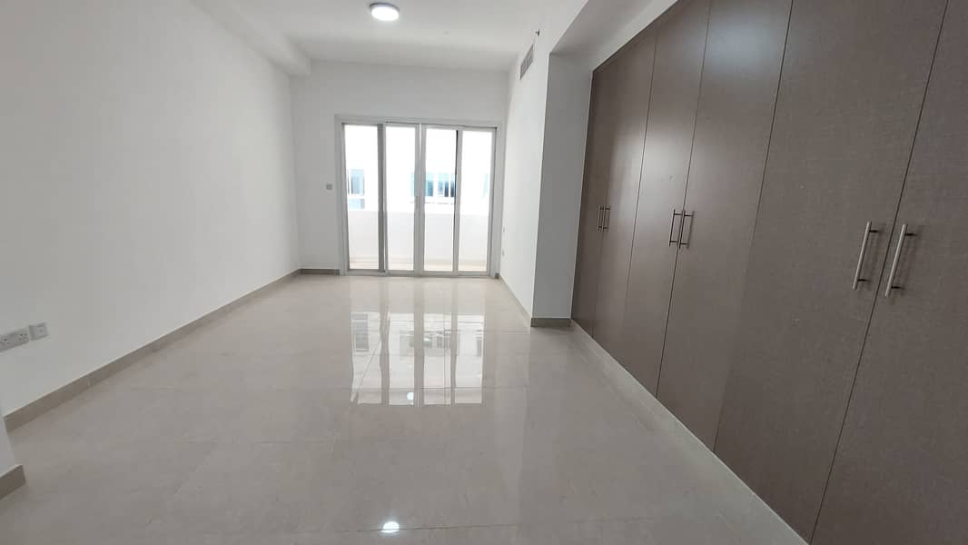 Huge 1bhk apartment only 43k with 2 months free and all facilities in Arjan community