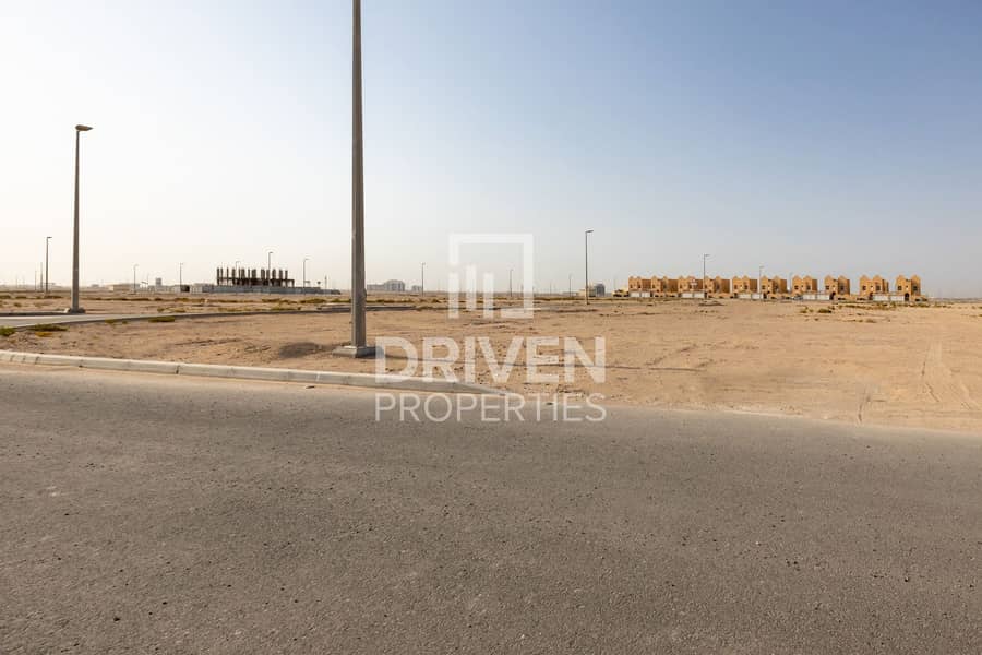 Huge Plot For Sale | In a Prime Location