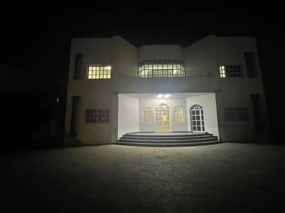 For rent a villa for owners of luxury and excellence in a very special location in Ajman, an area in the cliff, very clean, an excellent area of ​​15