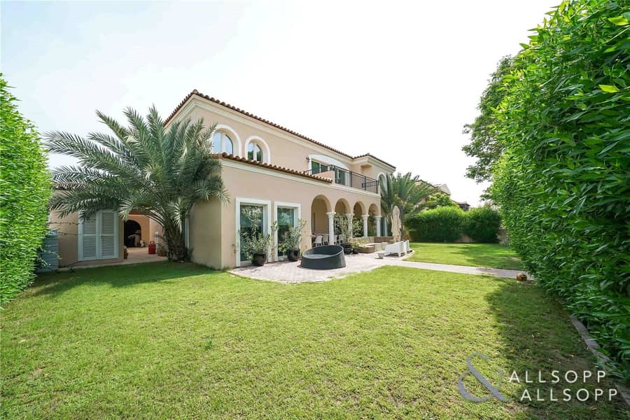 5 Bed Villa | Prime Location | Immaculate