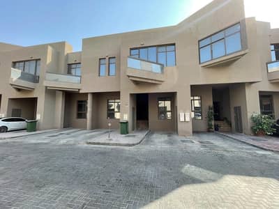 4 Bedroom Villa for Rent in Khalifa City, Abu Dhabi - Gated community / 4 Master Bedroom villa Tawtheeq available + private Garden Back yard