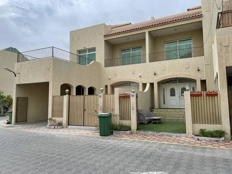 western Style deluxe 3 master BHK villa with backyard pool GYM,