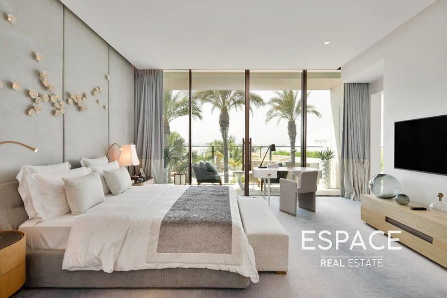 Sea View | Luxury Living | 2 Bedrooms | Mid floor