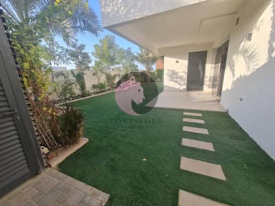 6 Bedroom Villa for Sale in Yas Island, Abu Dhabi - 6br| Corner | Single row | Vacant soon