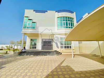 5 Bedroom Villla In Khaldia