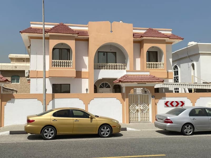For rent two floors villa in al Falaj area \ Sharjah