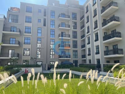 1 Bedroom Flat for Sale in Al Khan, Sharjah - own a luxury apartment in front beach of Sharjah / 10 % down payment /payment plan for 3 years