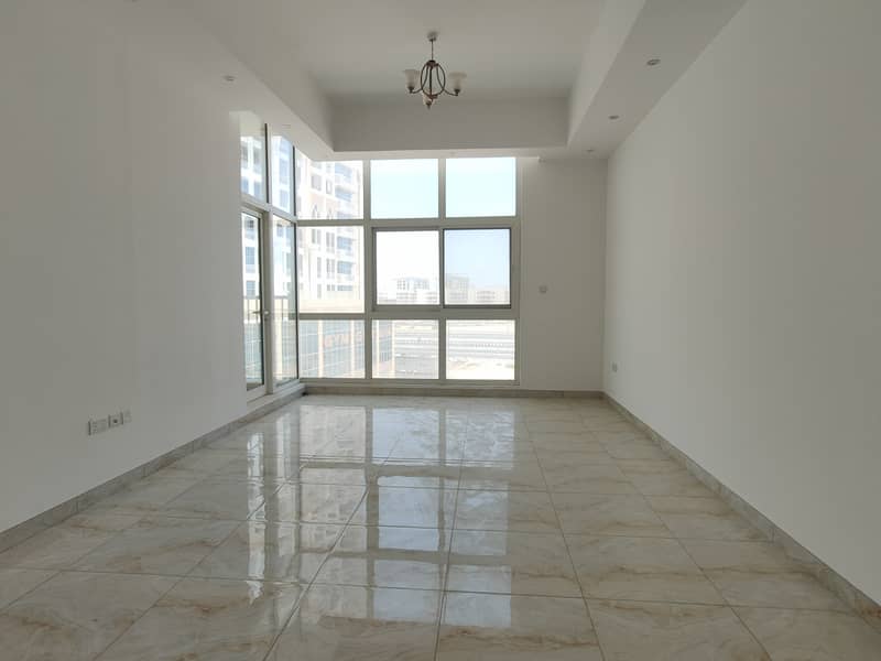 VERY LUXURY 1BHK EUROPEAN STYLE KITCHEN LARGE BALCONY AND PARKING ONLY 36K