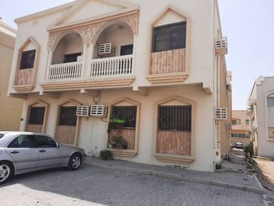مبنى سكني  للبيع في اليرموك، الشارقة - للبيع بناية منطقة اليرموك الشارقة نظيفة جدا فرصة استثمارية مميزه