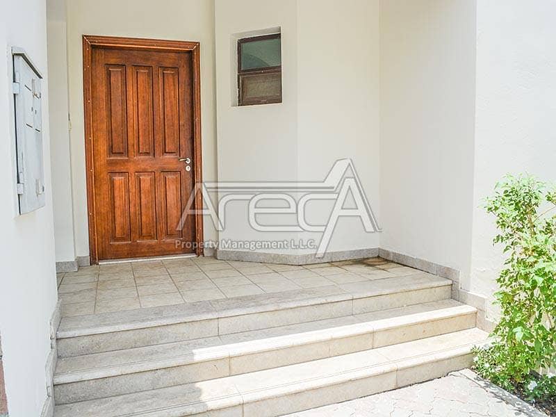 City Center Stylish, Spacious Villa!!! 5 Bed in Al Khalidiya