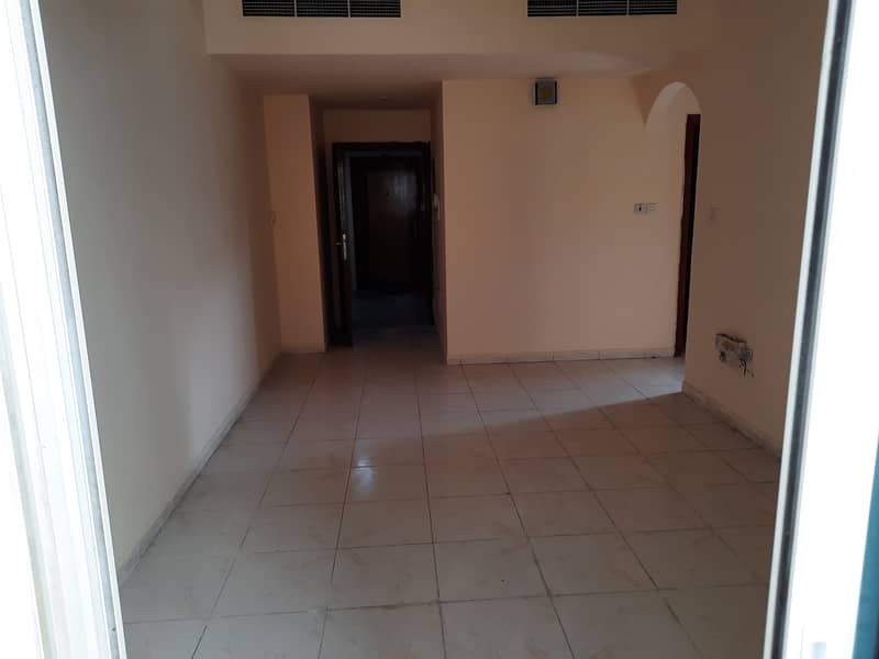 Apartment three rooms and a hall with a balcony in an excellent location close to all services, security guard in the building and maintenance team 24
