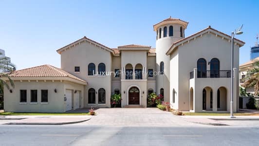 6 Bedroom Villa for Rent in Palm Jumeirah, Dubai - Stunning Upgraded and Furnished Signature Villa