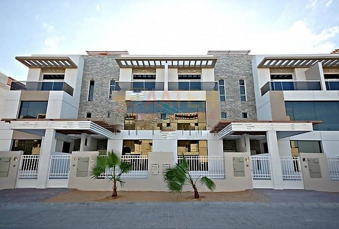 LUXURIOUS 4BR VILLA| MODERN CONTEMPORARY STYLE| FOR SALE JUST IN 2,500,000/- AED