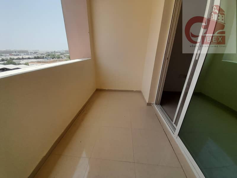 Very big and well maintained 1BHK available near madina mall in muhaisna 4 in cost of just 31k with one month free
