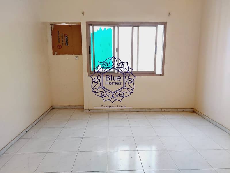 شقة في أبو شغارة 2 غرف 18000 درهم - 6037765