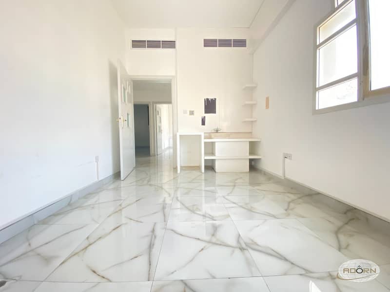 7 Rooms Commercial villa for rent