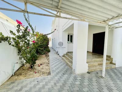 3 Bedroom Villa for Rent in Mirdif, Dubai - Semi private single storey corner villa just 95k @ Mirdif