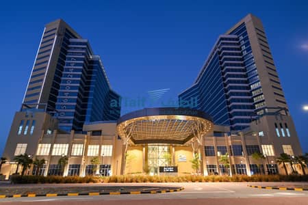 2 Bedroom Flat for Rent in Town Centre, Fujairah - Stylish 2-Bedroom with Stunning City Views