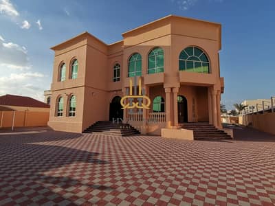 فيلا تجارية 6 غرف نوم للايجار في مدينة خليفة أ، أبوظبي - فيلا تجارية في مدينة خليفة أ 6 غرف 300000 درهم - 6042525