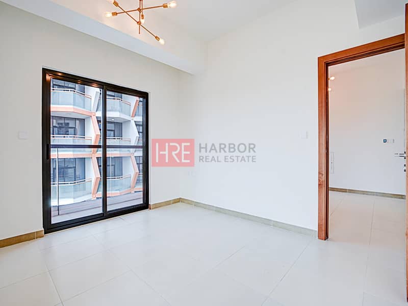 Ready to Move | Freehold 1 Bedroom | Skyline View