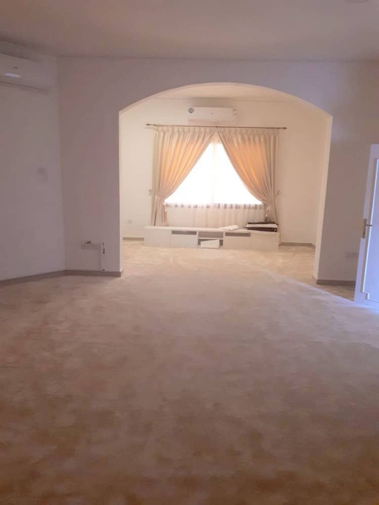 DELUXE EXTREMELY SPACIOUS SEMI FURNISHED 3BHK VILLA IN KUWAITAT NEAR AL AIN MALL