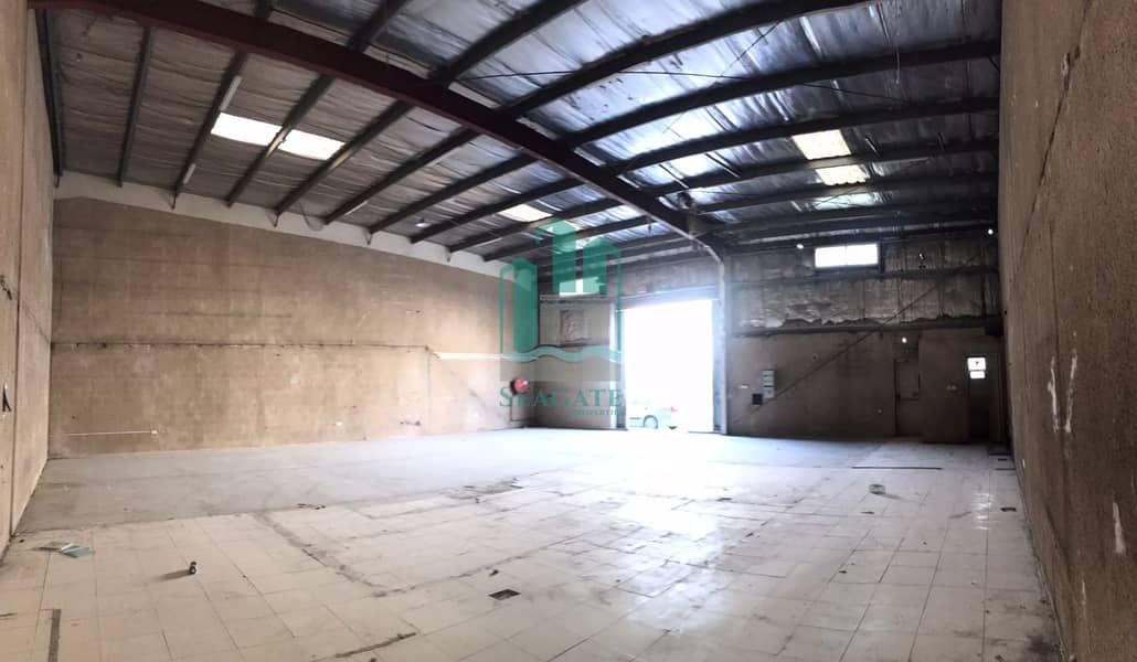 Excellent commercial warehouse with 2750 sq. ft  for Garage in Al Quoz 4